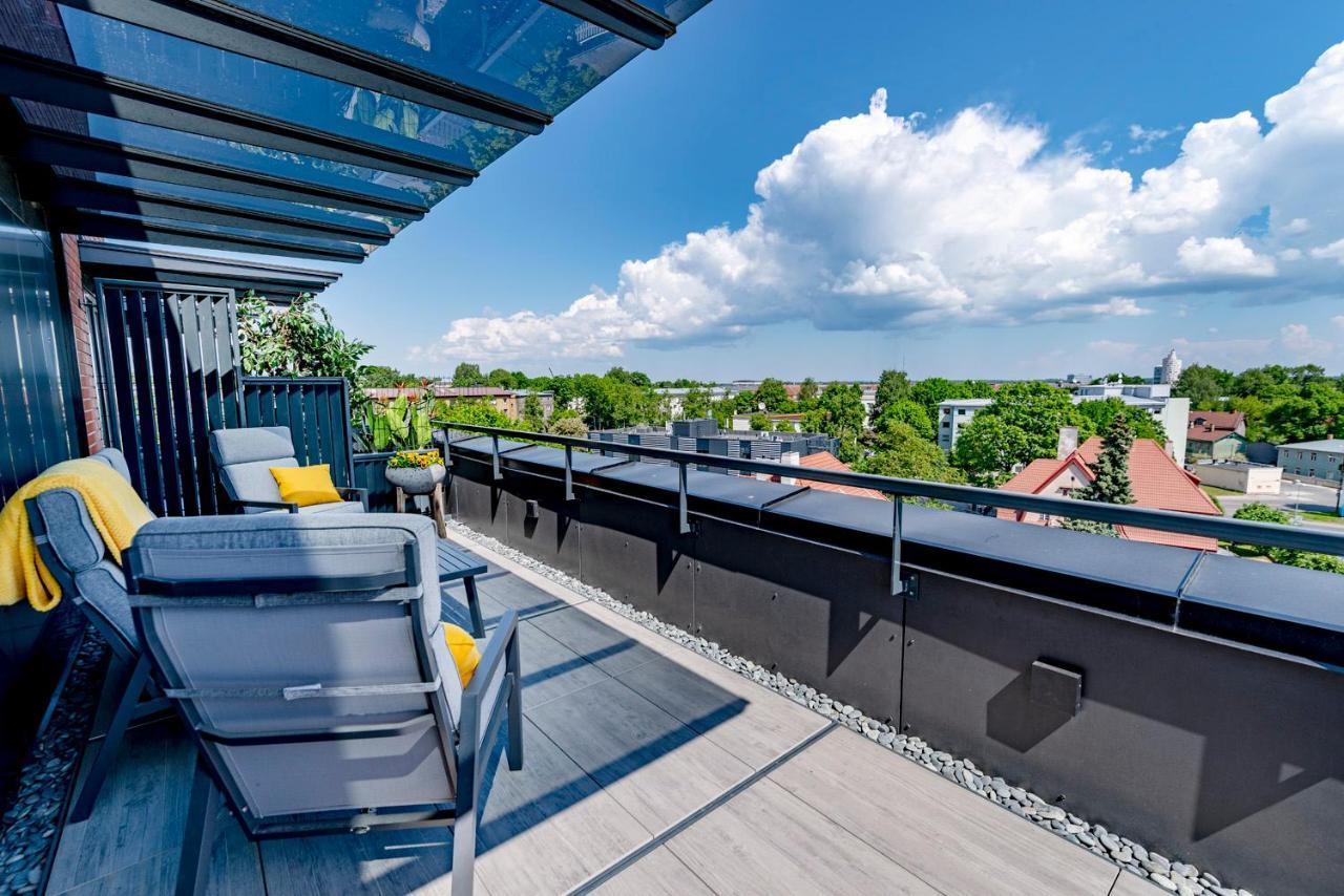 Artisa Riia Str 20B Luxury Penthouse Apartment Tartu Esterno foto