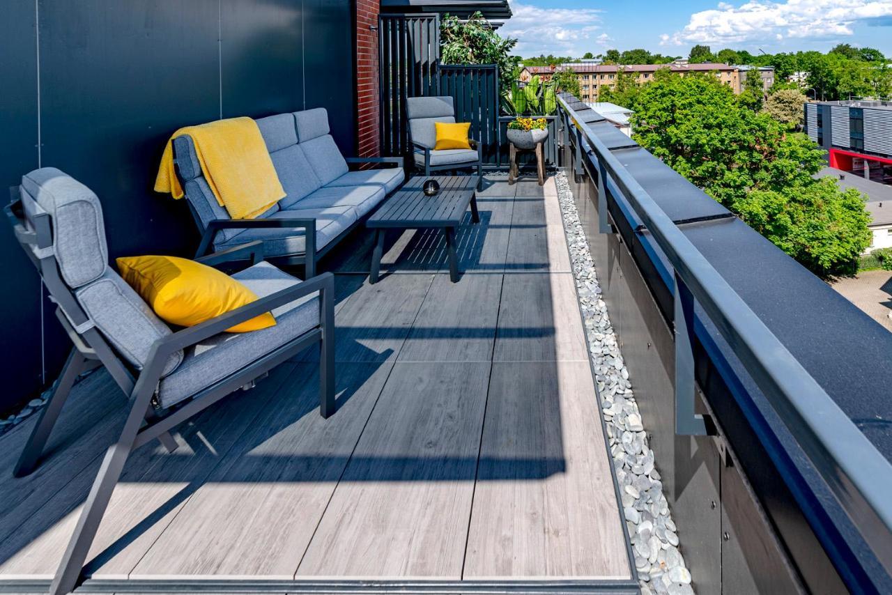 Artisa Riia Str 20B Luxury Penthouse Apartment Tartu Esterno foto